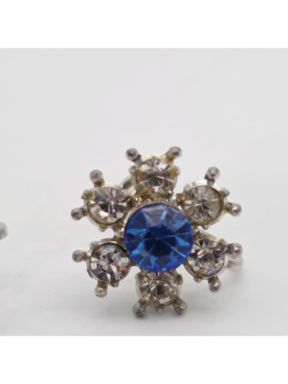Vintage NEMO Screw Back Earrings With Blue & Clear Rhinestones - Picture 3 of 7